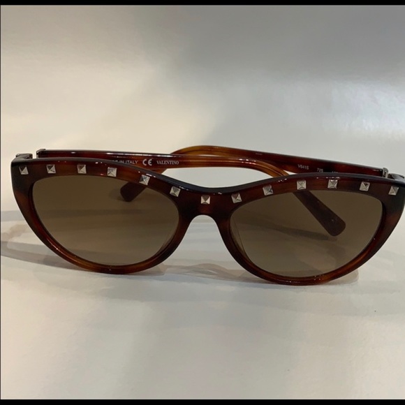 100% Authentic Valentino Sunglasses - Picture 7 of 11